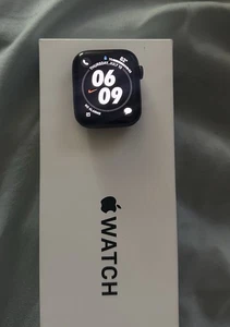 Apple Watch SE 44mm Gris Sidéral Boîtier Aluminium GPS + Cellulaire 32 Go 1ère Génération - Photo 1 sur 7