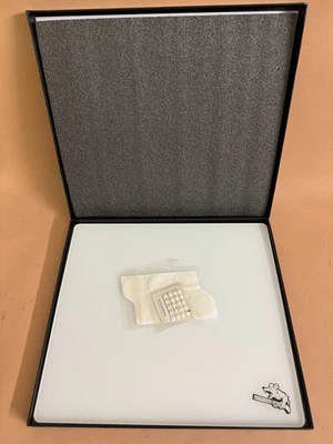 SIROOLAC Glass WHITE Gaming Mouse Pad, 320mm x 360mm. FAST/FREE DISPATCH!! - Image 1 of 4