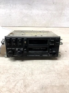 Genuine OEM Mazda Black AM FM Radio Cassette Player Unit Fits 1992 Mazda 323 - Foto 1 di 4