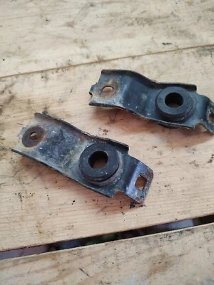 Juego de 2 soportes de montaje superior para radiador Honda CR-V 1997-2001 SIN PERNOS OEM Foto 1 de 3