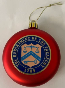 DIPARTIMENTO DEL TESORO 3" Ornamento rosso con emblema 2" - Foto 1 di 5