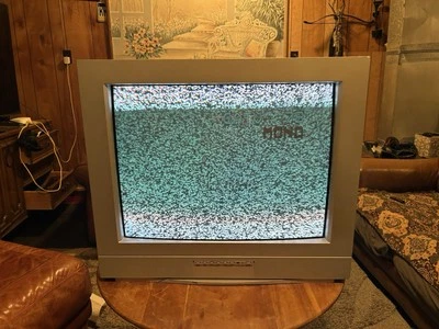 Large VTG 2005 RCA 32" CRT TV 32V432T Entertainment Series Retro Gaming - Image 1 of 4