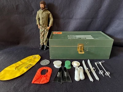 Hasbro 12" vintage años 60 pelo/barba flocada GI JOE con pedal y accesorios Foto 1 de 4