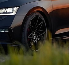 MAM B2 8,0x18 Zoll ET 30 5/112 Alufelge - Black Painted
