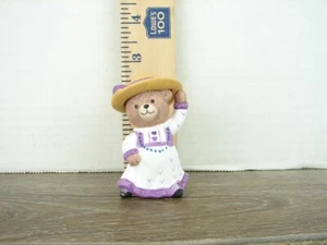 Figura de oso de peluche BC Bronson 2 1/2" porcelana bisque niña en vestido púrpura - Imagen 1 de 3