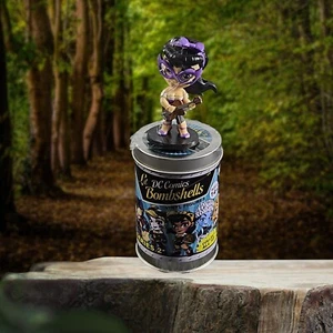 DC Comics Lil Bombshells vinyl figure HUNTRESS Still Sealed In Plastic And Can - Picture 1 of 6