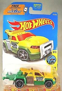2017 Hot Wheels #355 HW City Works 9/10 REPO DUTY Yellow/Green wBlack Pr5 Spoke 