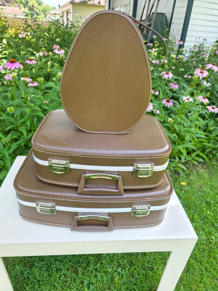 Vintage 1960's Brown Suitcases/Luggage Nesting + Carry-on Unbranded +Excellent+ - Image 1 of 4