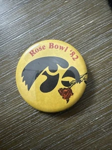 1982 IOWA HAWKEYE ROSE BOWL PIN BACK BUTTON 2.5 Inches EXCELLENT! - Picture 1 of 10