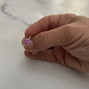 14 K Gold Ring 2.5 Grams With Pink Topaz In The Middle - Picture 1 of 7