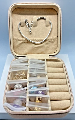Charm Bracelet With Carrying Case Includes 20 Charms New Without Tags Costume - Image 1 of 4