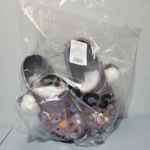 Zueco de plataforma clásico Crocs x Disney Cruella II para mujer talla 7 NUEVO sellado raro - Imagen 1 de 4