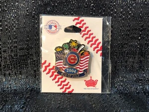 2004 4th of July Chicago Cubs Commemorative Baseball MLB Pin - Picture 1 of 2