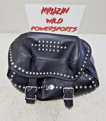 2002 HARLEY SOFTAIL слева одиночный седельная сумка с заклепками черная кожа - Изображение 1 из 4