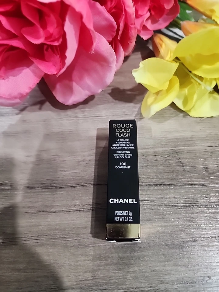 Lápiz labial Chanel Rouge Coco Flash - Dominante #106 Foto 1 de 4