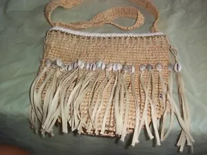 FLORA BELLA Natur gewebte TASCHE STROHTASCHE gefüttert Makramee Quasten mit Muscheln Neu mit Etikett - Bild 1 von 12