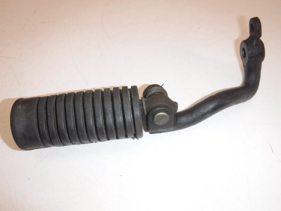 1974 honda cb360 RIGHT FRONT FOOT REST PEG STEP - Image 1 of 3