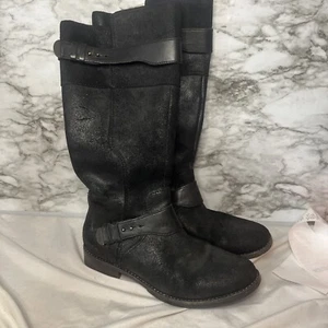Bota alta UGG Daley negra de gamuza ecuestre hasta la rodilla talla para mujer talla 9,5 - Imagen 1 de 13
