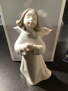 LLADRO AN ANGEL'S WISH #6788 GREEN RELIGIOUS PRAYER CUTE WITH BOX - Picture 1 of 6