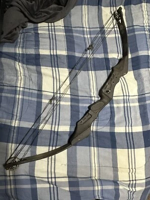 PSE Game Sport Polaris Express Compound Bow - Image 1 of 4