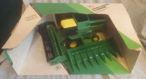 Vintage Ertl John Deere Turbo Combine 1/16 DieCast Metal w/Corn and Grain Heads - Picture 1 of 7