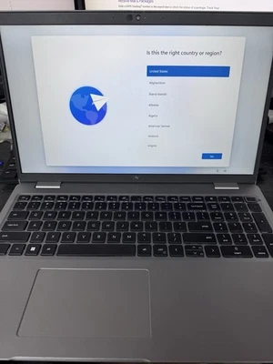 Dell Latitude 5520 15.6", 16GB 512GB SSD, i7-1185G7 3.0GHz, Windows 11 Pro - Image 1 of 4