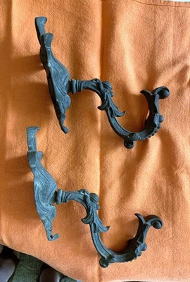 2 patères anciennes (porte-manteau) en métal 16 x 12 x 5 cm, accroche au dos - Photo 1/4