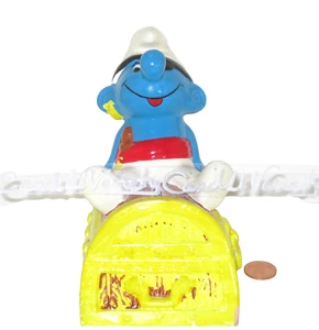 PUFFI PIRATA BANCA PUFFO PIRATA PUFFO SULLO SCRIGNO DEL TESORO #8008 -1983, PEYO - W. BERRIE - Foto 1 di 5