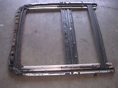 97 98 99 00 01 LEXUS ES300 SUNROOF TRACK OEM - Imagem 1 de 2