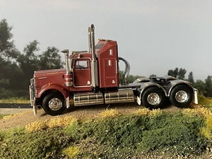 Diecast 1:50 Scale Kenworth W900 - Picture 1 of 3