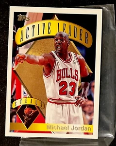 1995-96 Topps - #4 Michael Jordan - Bild 1 von 11