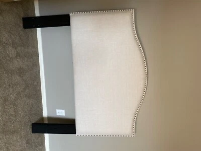 Cabecero de tela con tachuelas gris tamaño completo/queen Foto 1 de 4