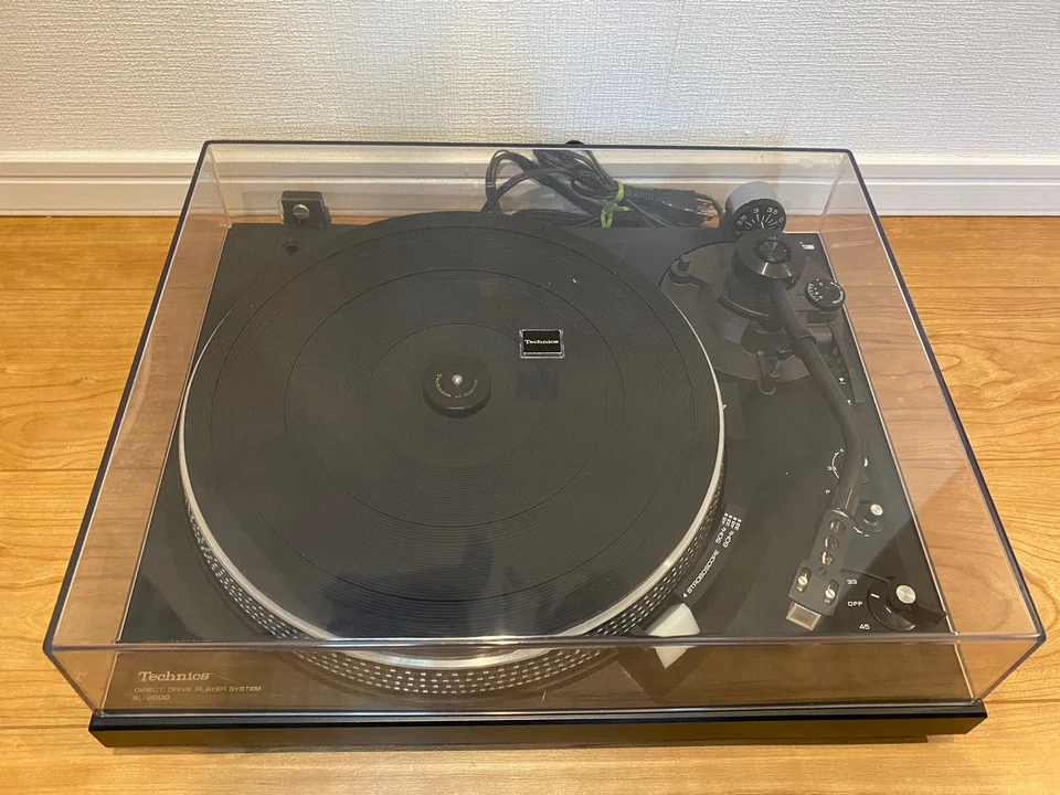 Technics SL-2000 Direct Drive Turntable Record Audio Player Black w/ New Stylus - Image 1 of 4