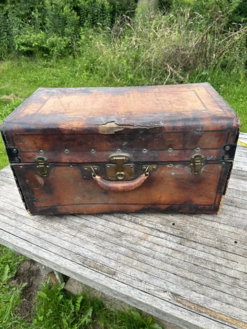 Antique Small Carry Trunk , Leather , Priests Church Bag 22”x 12 X 12” Cover