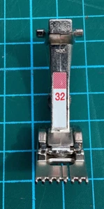 Bernina Presser foot No.32 Pintucking Foot 7 Groove - Picture 1 of 5