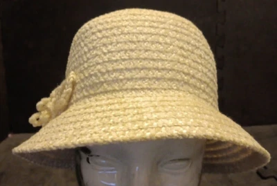 De colección Para Mujer OS Betmar Suave Acanalado Cloche Sombrero Cubo con Flor Lateral Deco Foto 1 de 4