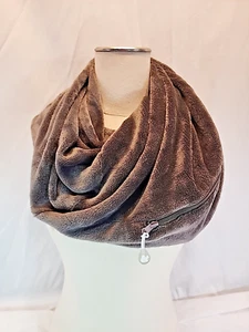 Sholdit Infinity Scarf Neck Wrap Clutch Purse Zippered Hidden Pocket Travel - Picture 1 of 9