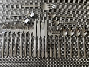 Set posate 23 pezzi J A Henckels International senza macchie inox forchetta coltello cucchiaio - Foto 1 di 14