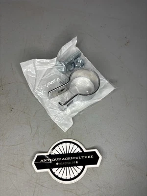 Braçadeira silenciadora estilo original IH Farmall Cub Cadet 351437R1 - Imagem 1 de 3