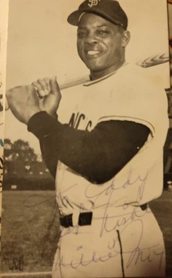 Willie Mays Autograph Postcard (2) & 1963 Sports Publication Magazine - Image 1 of 4