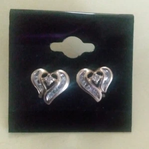Vintage Beautiful 14K GOLD Diamond Cluster Heart Earrings - Picture 1 of 3