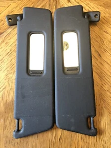 10-14 Chevy Chevrolet Camaro Drivers Passenger Sun Visors 2010-2014. Bin 24 - Foto 1 di 2