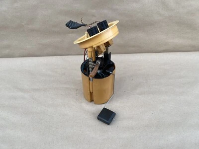 Оригинальный дизельный топливный насос в баке с отправителем уровня 2009-2011 BMW E90 335d M57 - Изображение 1 из 4