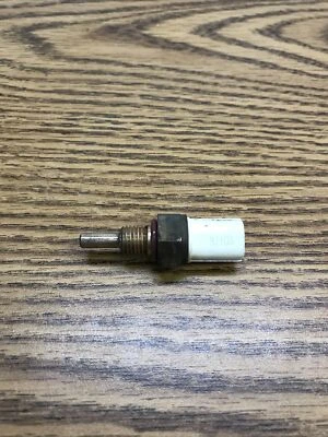 PIEZA SENSOR TEMPERATURA AGUA KAWASAKI VERSYS 650 2008-2020 # 21176-0009 Foto 1 de 4