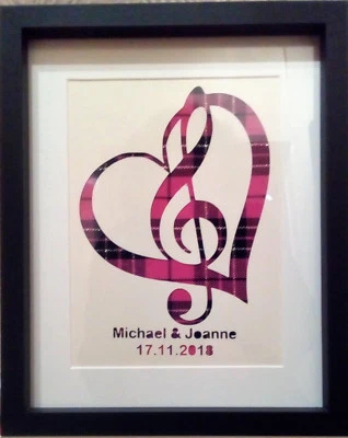 Cuadros de tartán hechos a mano ideales para cualquier ocasión incluyendo San Valentín  Foto 1 de 4