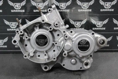 Yamaha YZ125 1999 2000 OEM lado izquierdo motor cárter cárter cárter cárter bloque Foto 1 de 4