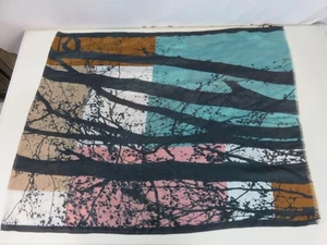 NUOVA Sciarpa Galeries Lafayette Paris Francia Blu Oro Nero Stampa Avvolgente 80"x32" Nuova con etichette - Foto 1 di 4