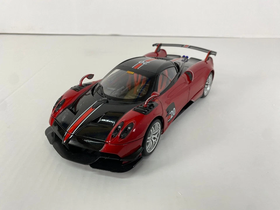 PAGANI HUAYRA BC ROADSTER  1:18 Red (FULL OPENINGS) - - Immagine 1 di 4