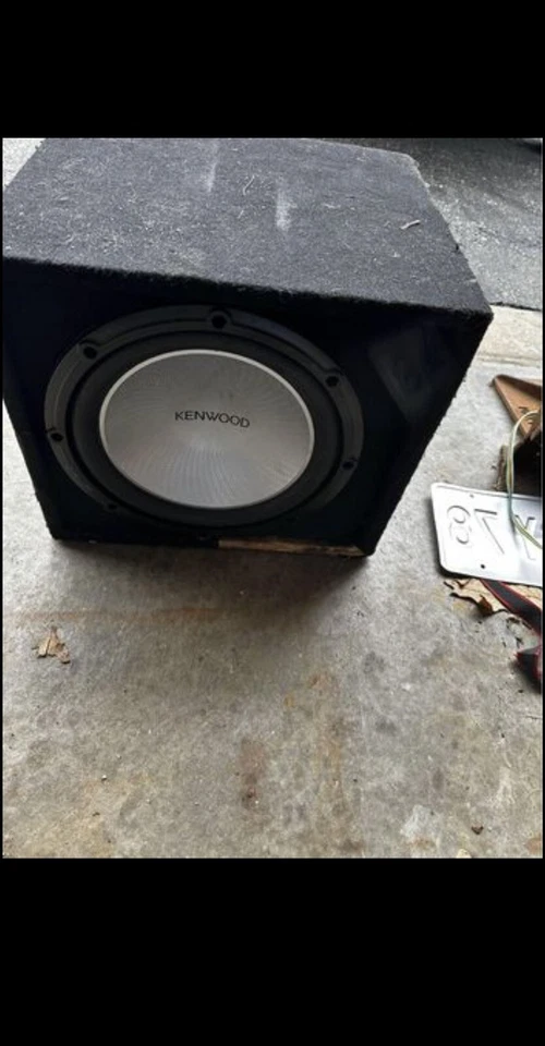 kenwood 12 inch subwoofer - Image 1 of 1