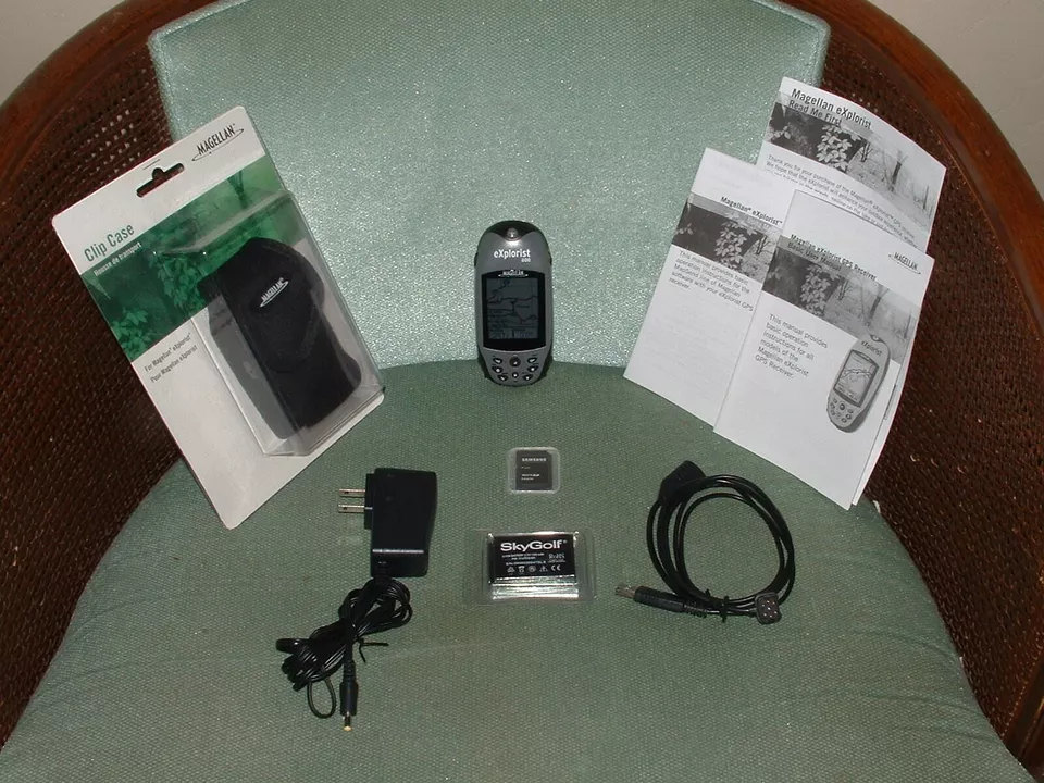 Magellan eXplorist 500 Handheld/s GPS Receiver Bundle World Ship  - Image 1 of 4